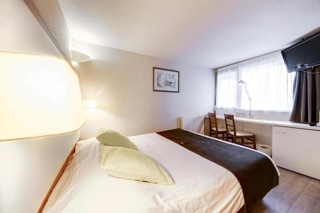 Brit Hotel Confort Nancy Lunéville Екстериор снимка