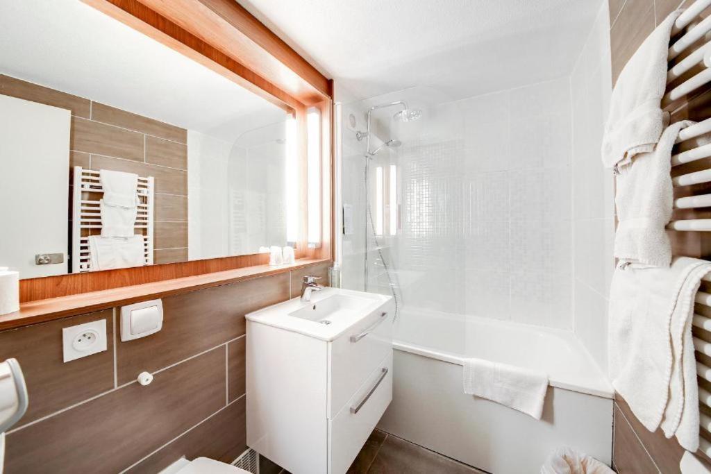 Brit Hotel Confort Nancy Lunéville Екстериор снимка