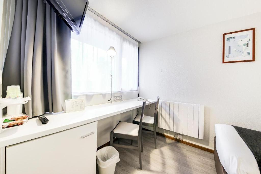 Brit Hotel Confort Nancy Lunéville Екстериор снимка